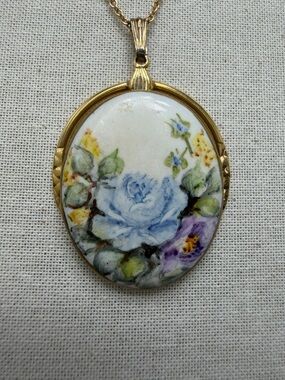 Vintage Hand painted  Floral Porcelain Necklace